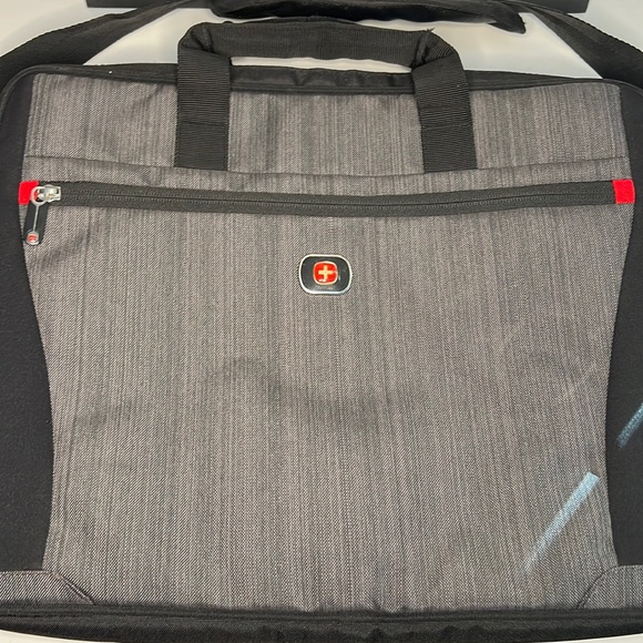 SwissGear Laptop Bag - Picture 5 of 12